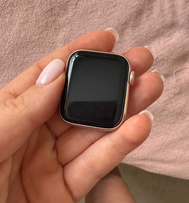 Iwatch Series 5 40 mm с подарък Безжична зарядна станция 3 в 1