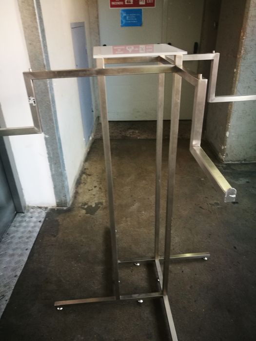 Suport pentru  umerașe