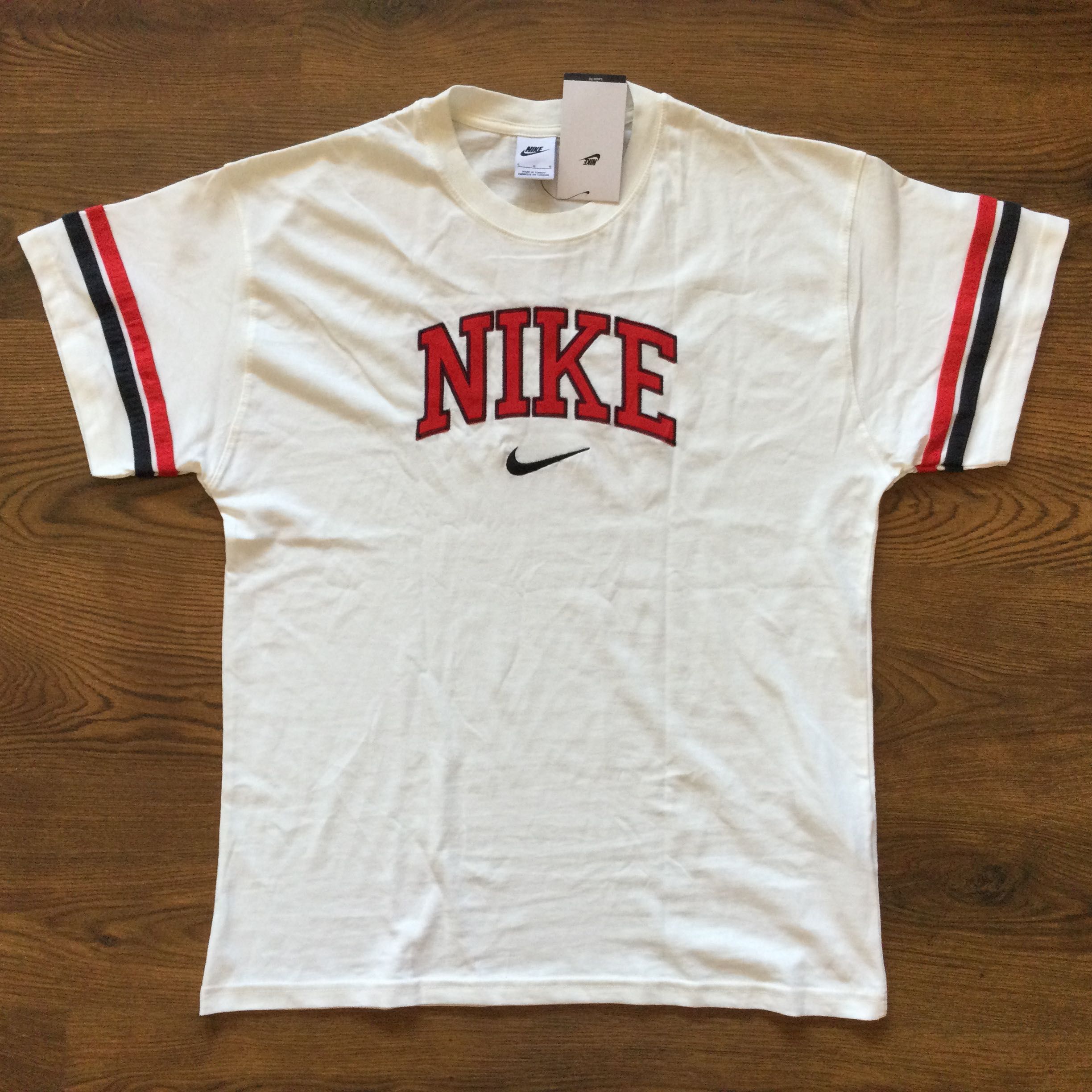 НОВА 100 % оригинална бяла памучна тениска NIKE Найк размер L от САЩ