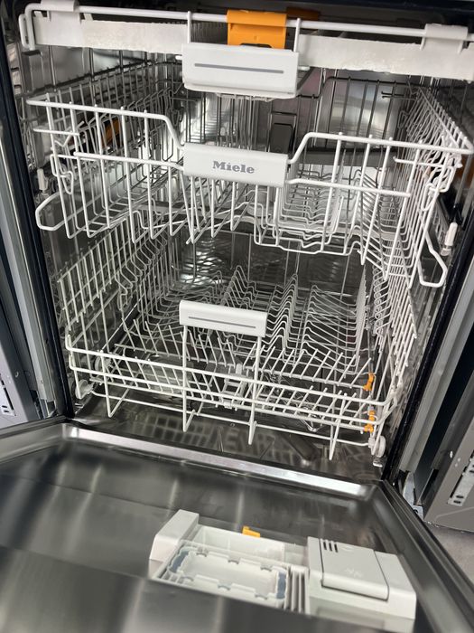 Miele G 6165 scVi XXL Инвертор съдомиялна за пълно вграждане/24 м гар