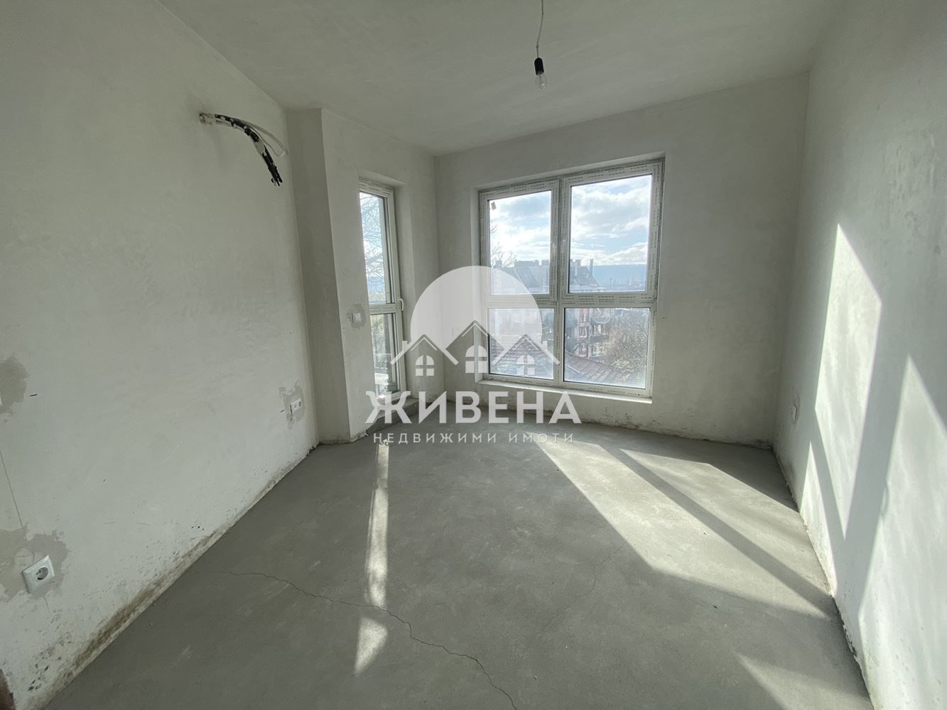 Продавам 2-стаен апартамент в района на Операта, БДС, 77 кв.м