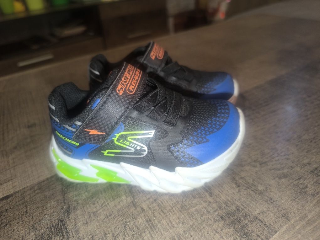 Детски светещи маратонки Skechers Flex-Glow Bolt