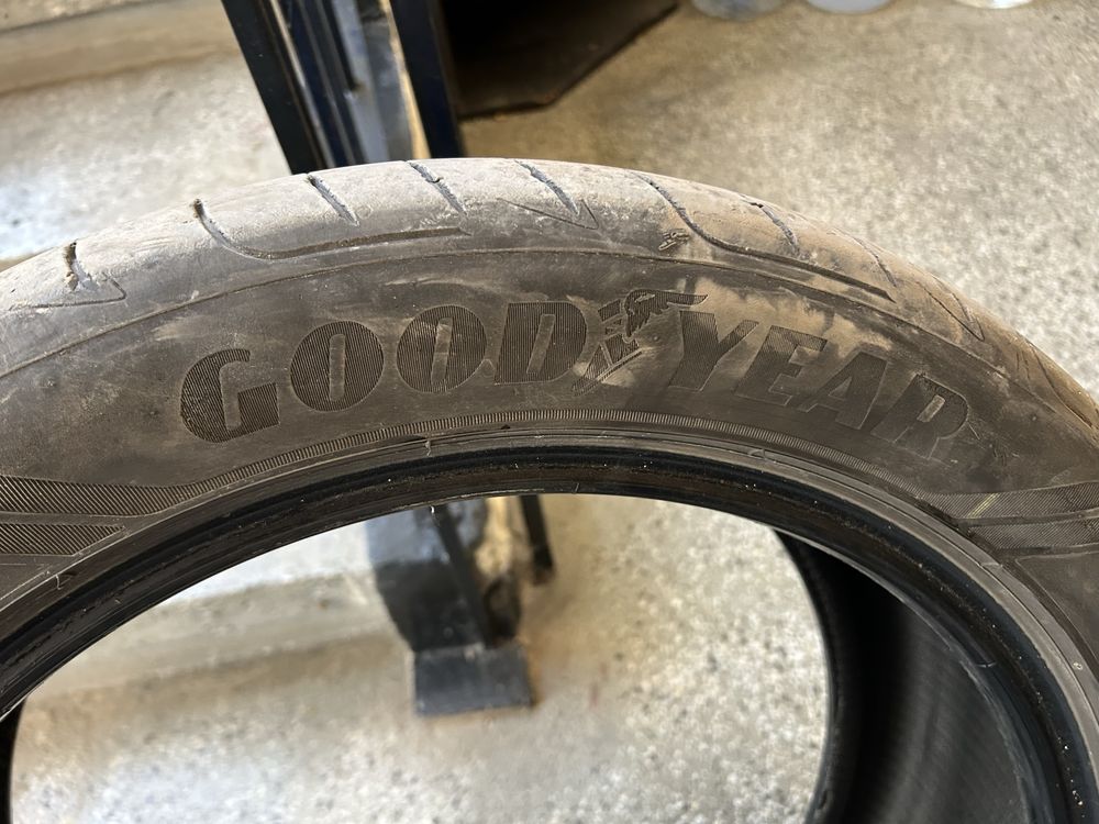 Гуми 4 бр. за 100.00 лв. 245/45/18 GOODYEAR - MICHELIN