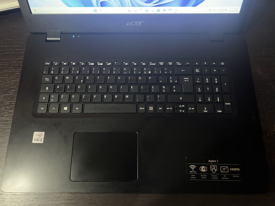 Vând laptop Acer Aspire A317-52 – i3 / 8GB RAM / SSD M.2