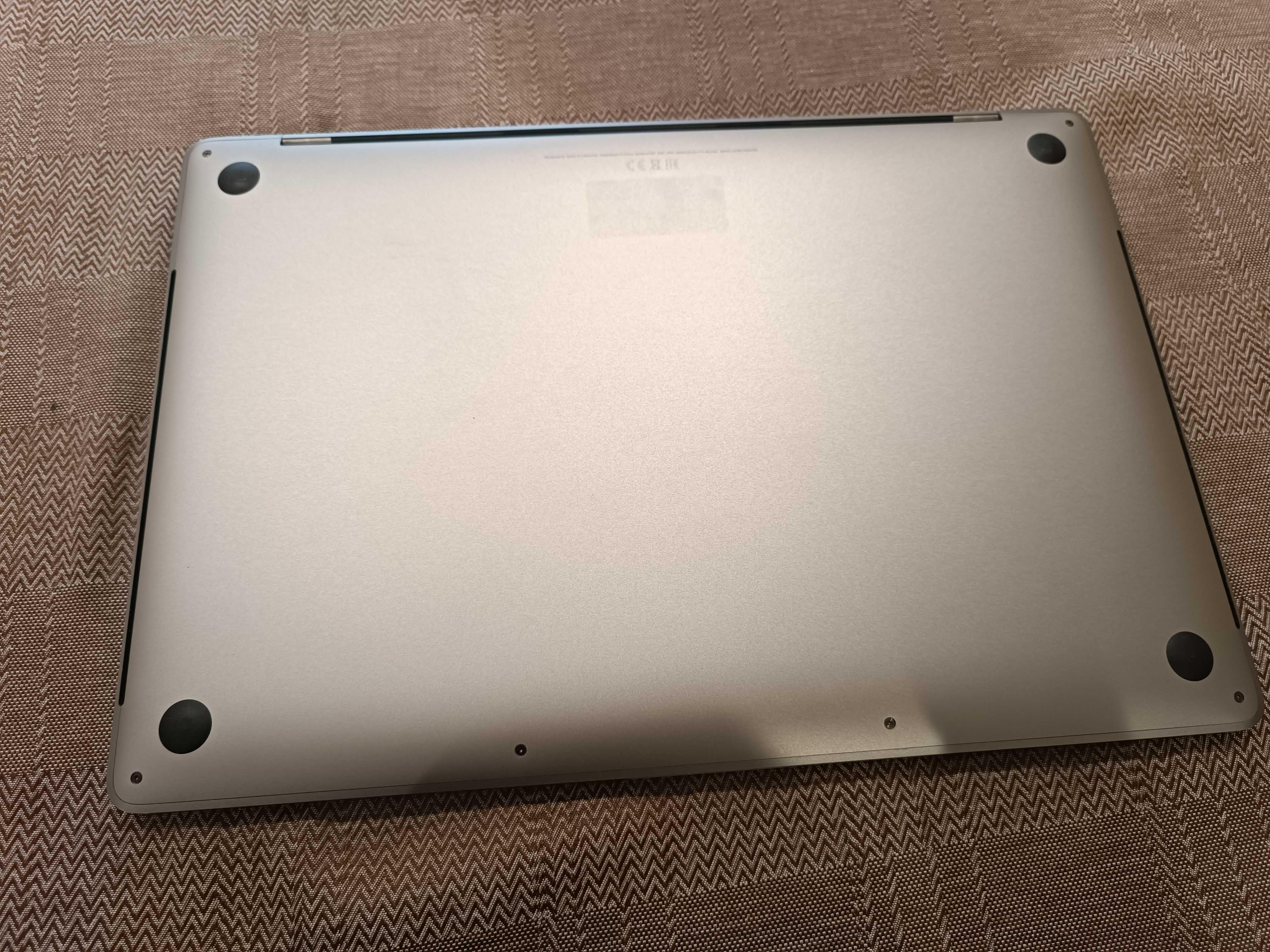 MacBook Pro A1707