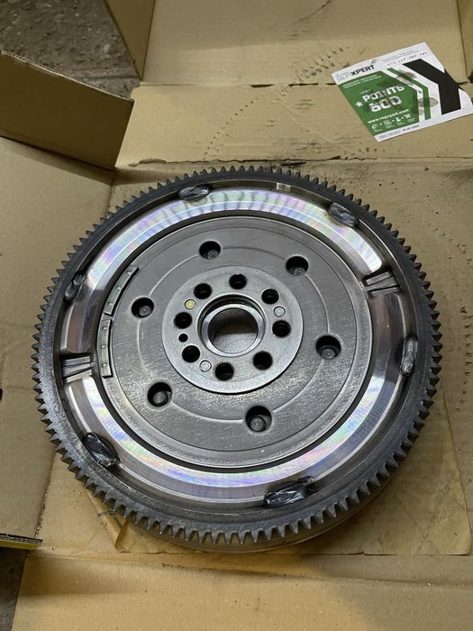 Чисто нов Маховик за Мазда 2.0 куб. 136 к.с. RF5C