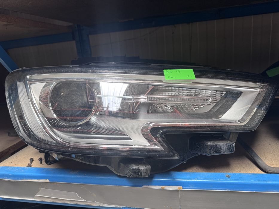 Far dreapta xenon audi a3 8v0941044e