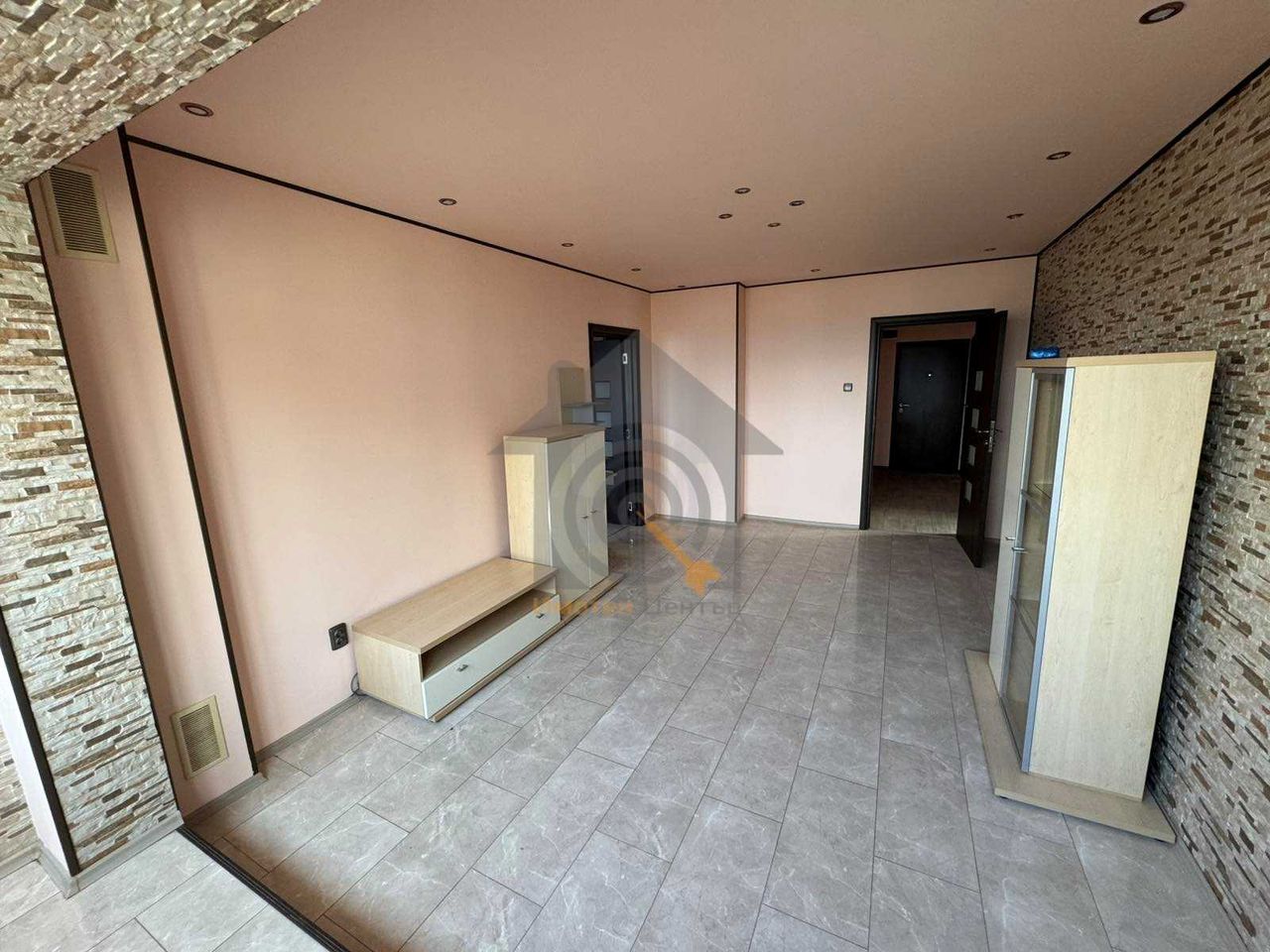 Продава се Тристаен апартамент в София, Дружба 1 - 90 кв.м за 2334 €/кв.м - Снимка #2