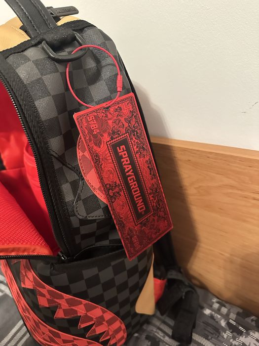 Продавам лимитирана раница Sprayground
