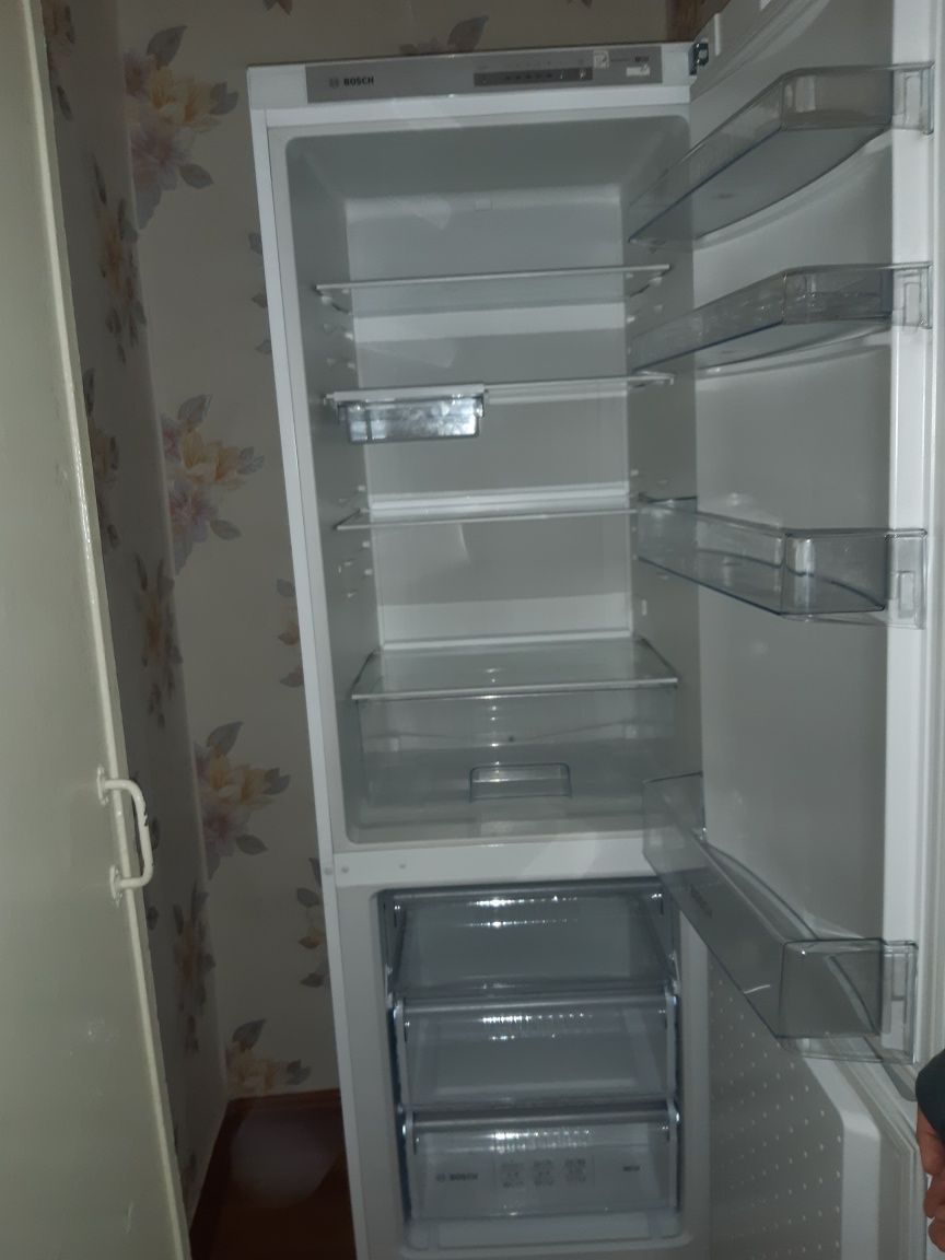 Продаю отличный холодильник