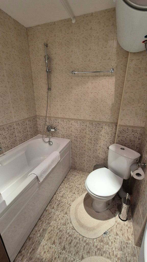 Дава се под наем Двустаен апартамент в Банско - 49 кв.м за 399.33 € - Снимка #16