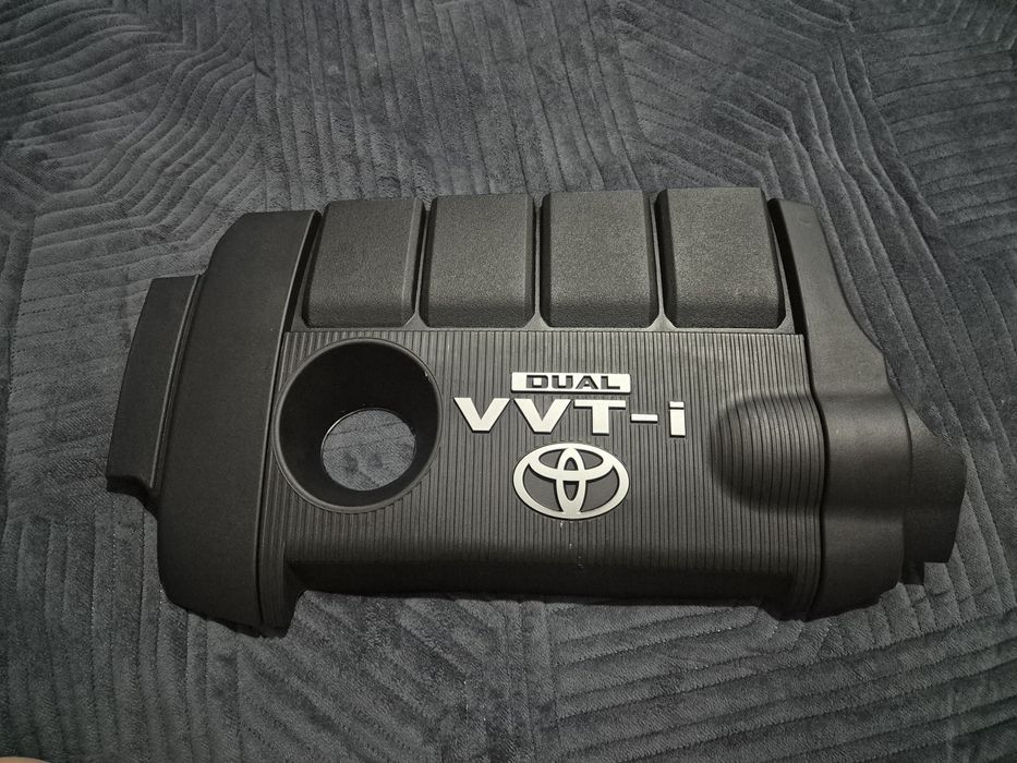 Крышка от двигателя