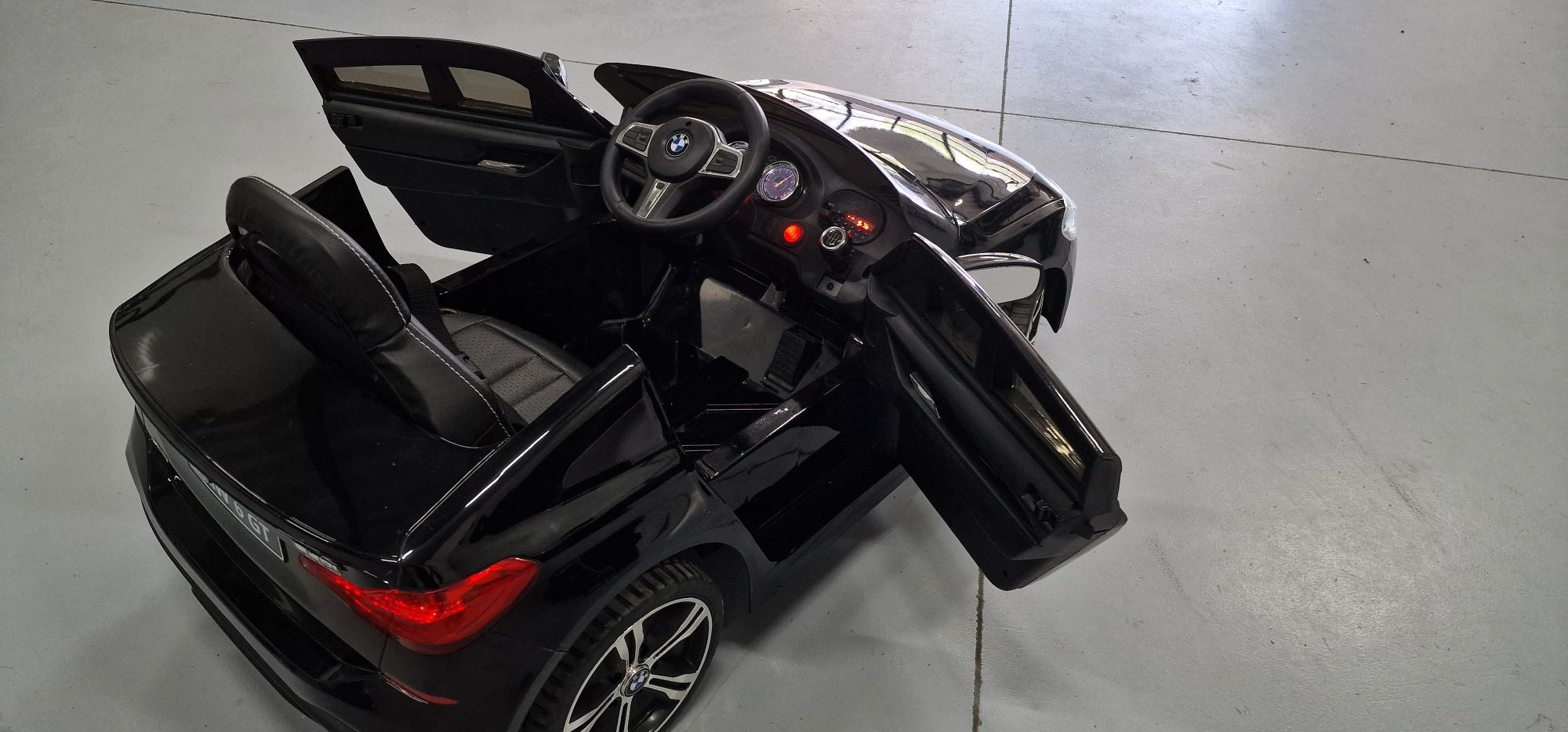 Детска акумулаторна кола BMW GT6