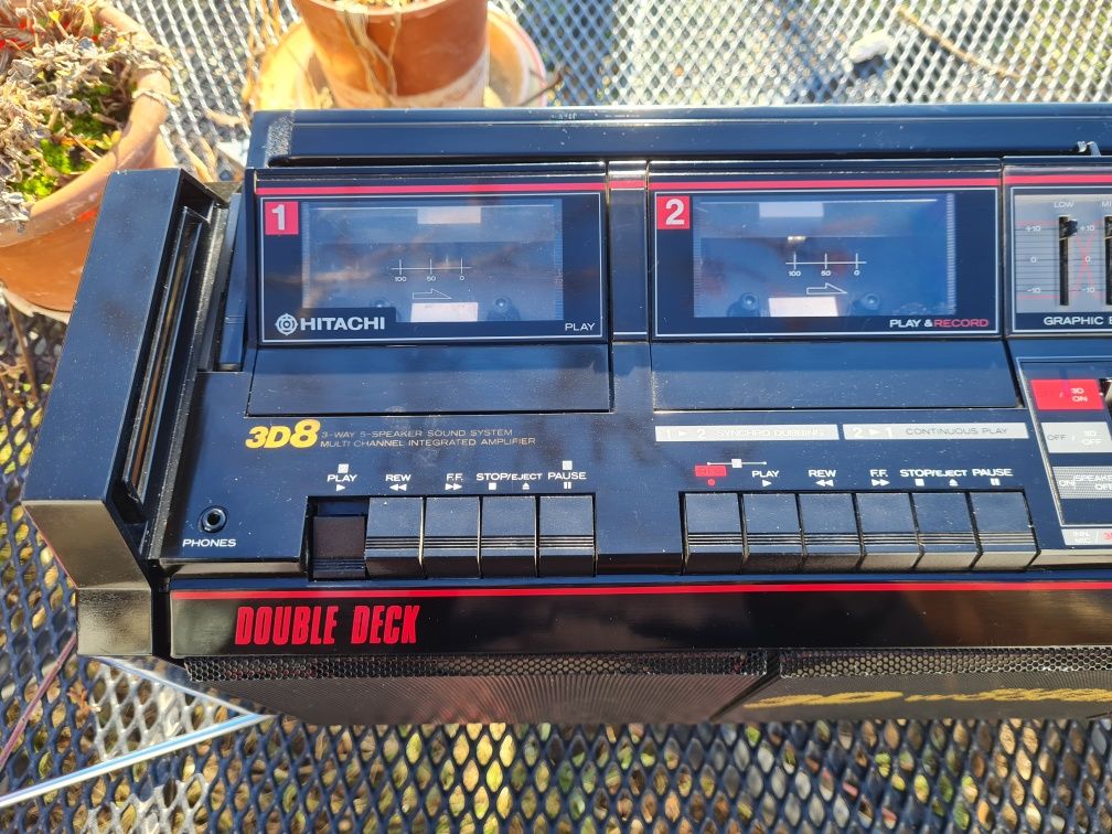 Boombox Hitachi TRK-3D2E