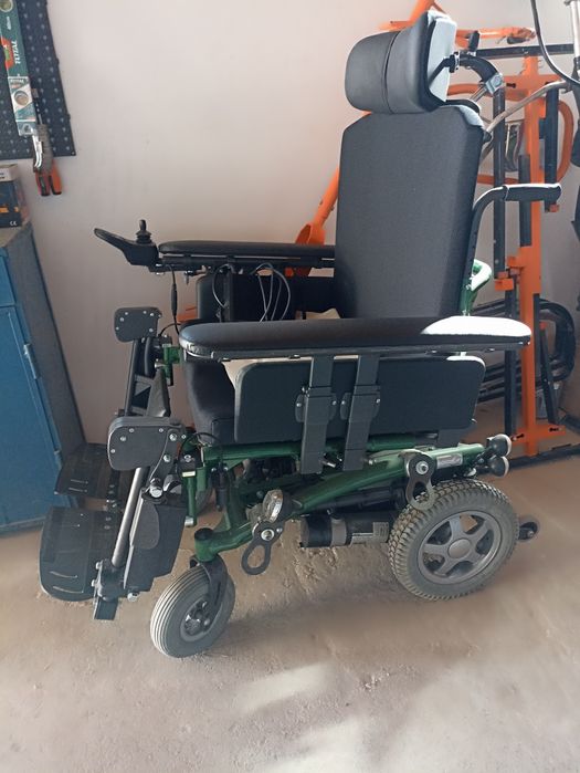 Scaun cu rotile electric