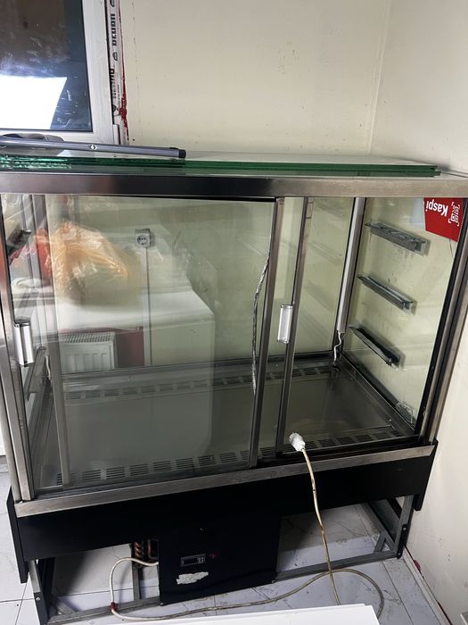 Витринный холодильник