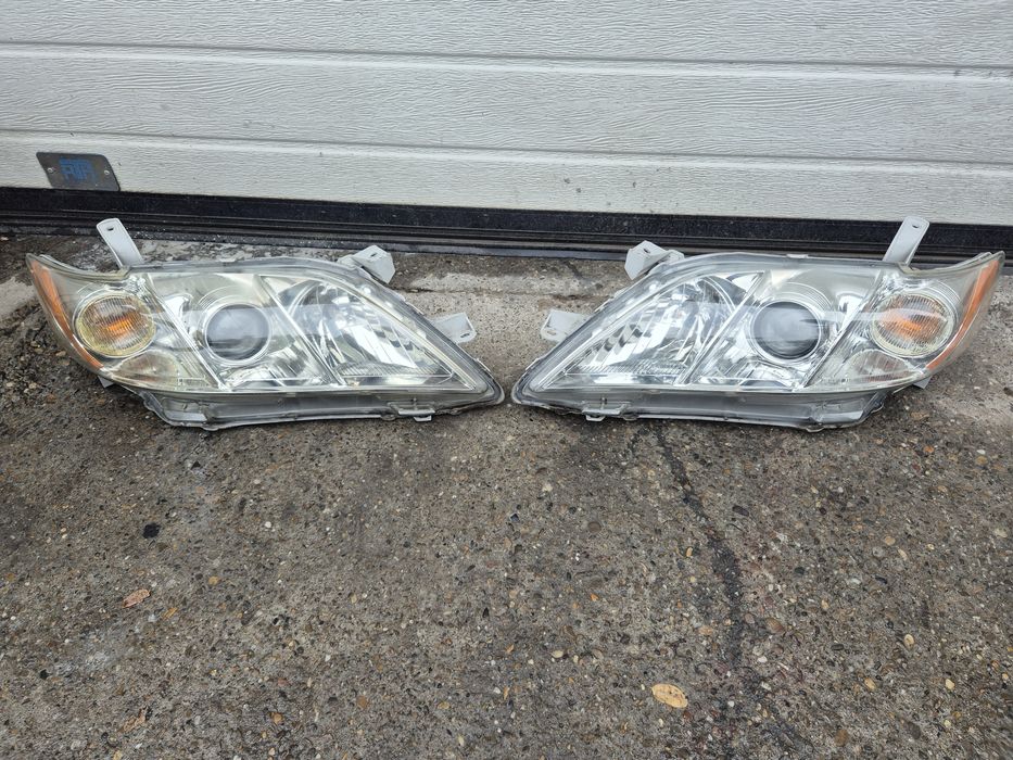 Faruri Toyota Camry. 2006-2009. Volan stinga. Preț bucata.