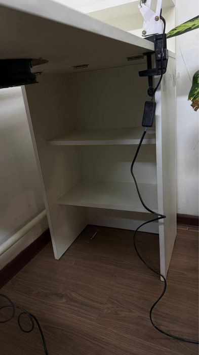 Продам стол для маникюра