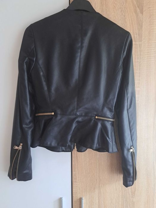 Дамско кожено яке в черно