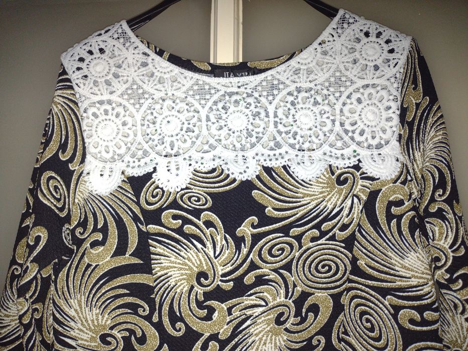 Rochie decenta cu guler dantelat