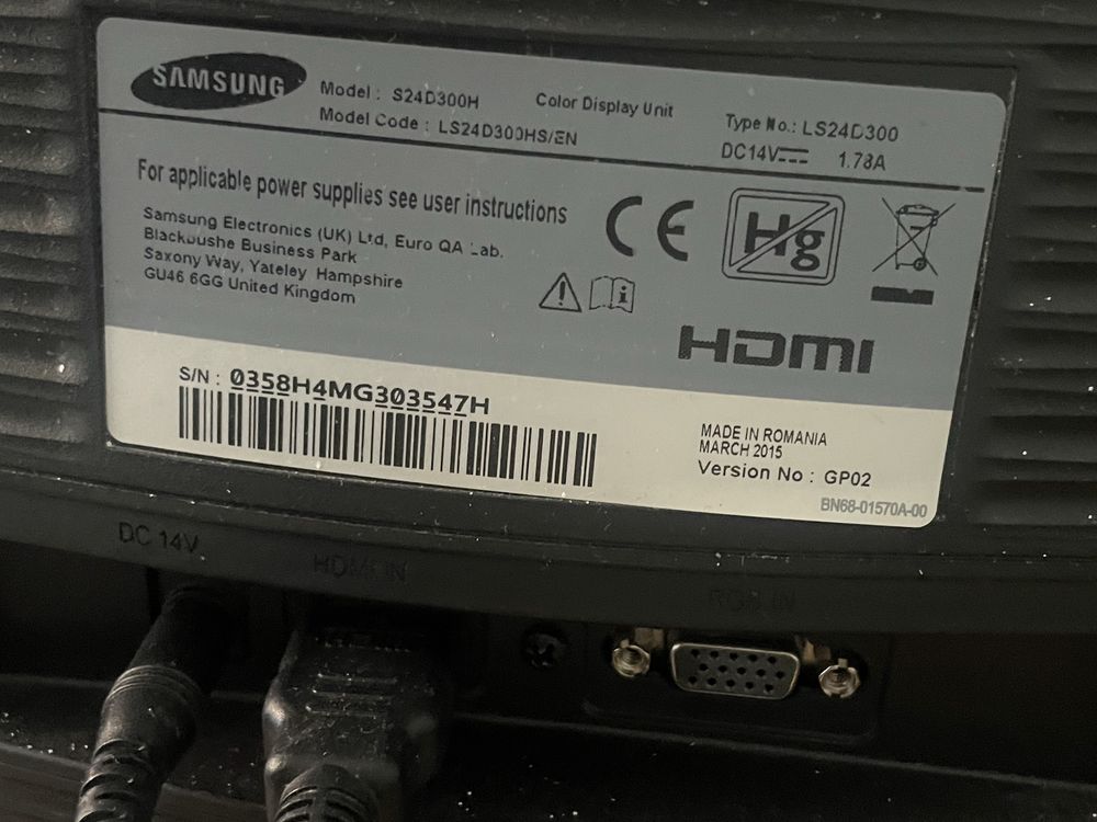 Vand monitor samsung foarte putin folosit , cititi descrierea