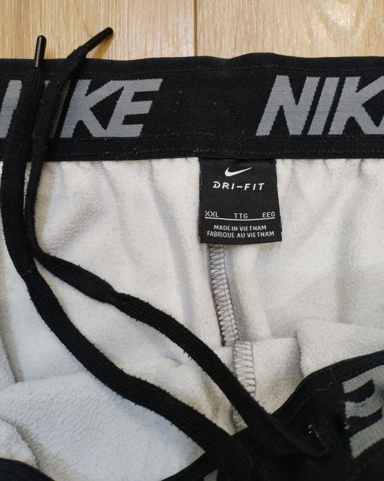 Nike Therma Pant Taper - Carbon Heather/Black долнище мъжко оригинален