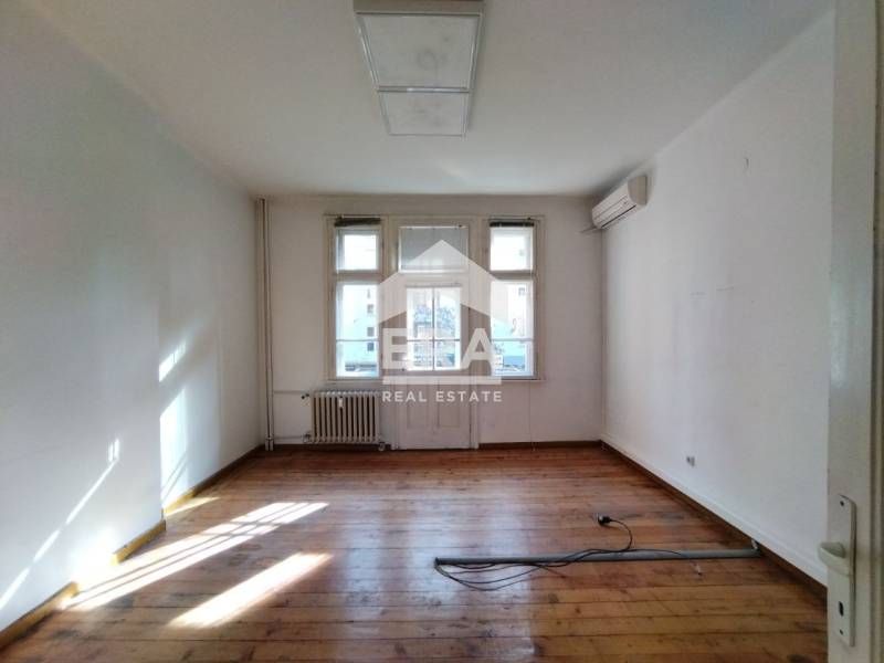 Дава се под наем Офис в София, Център - 100 кв.м за 700 € - Снимка #7