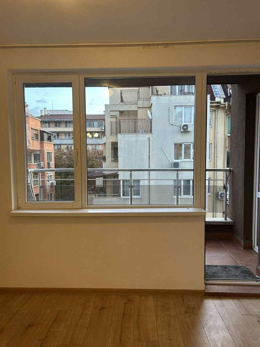 Тристаен, под наем, ж.к Белите брези