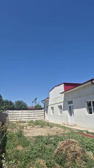 Casă parter 107 mp, curte interioară – Potoceni, Buzău
