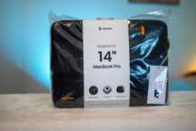 Husa / Geanta Tomtoc pentru Macbook Pro 14"