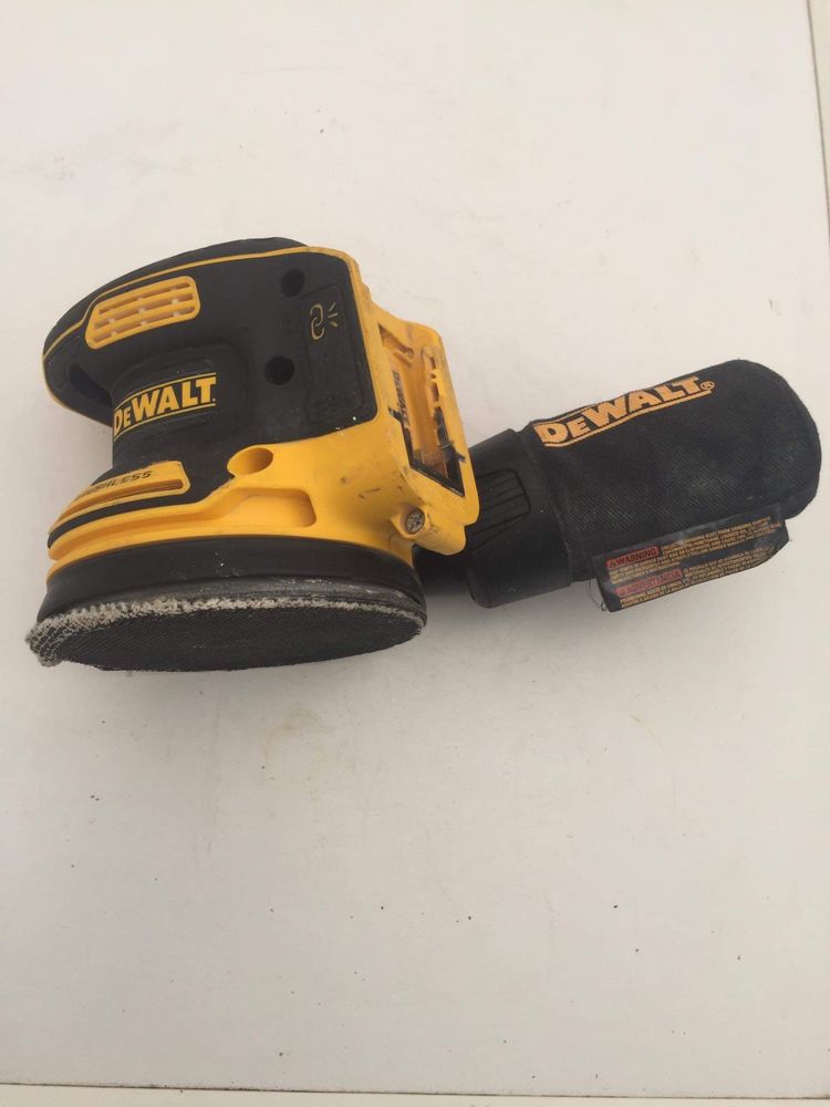 DeWALT DCW 210 /безчетков ексцентър шлайф