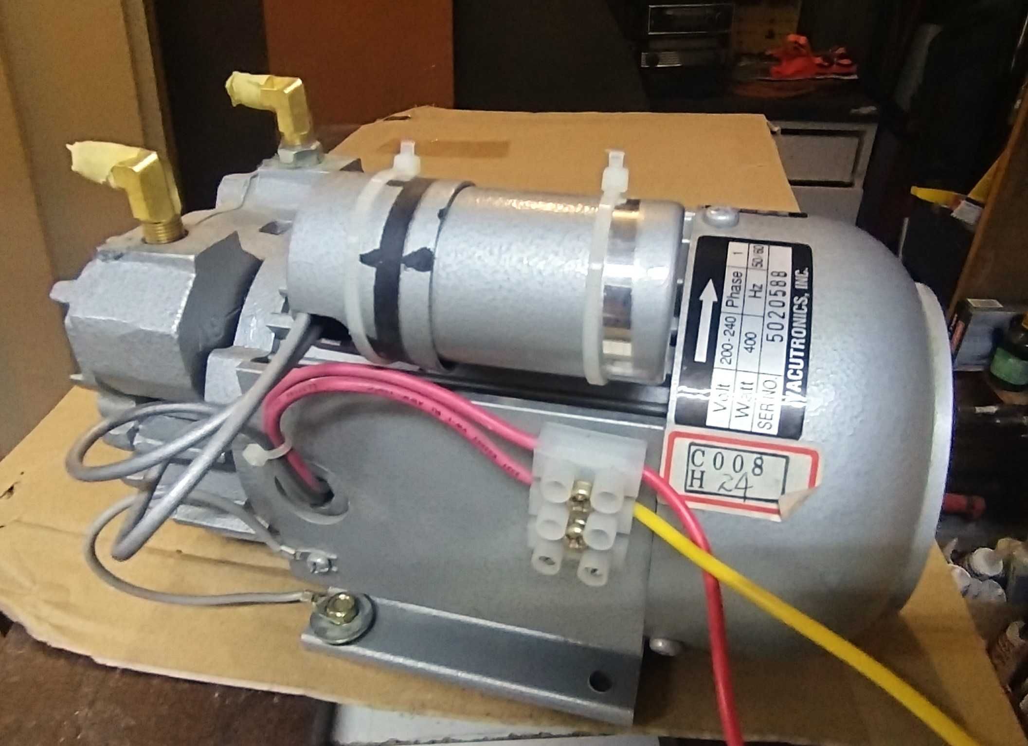 Вакуумна помпа 220V монофазна / vacutronics vacuum pump  type DV - 5V