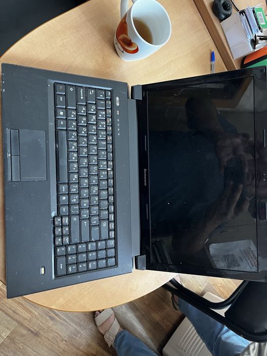 Продам ноут в хошем состояние