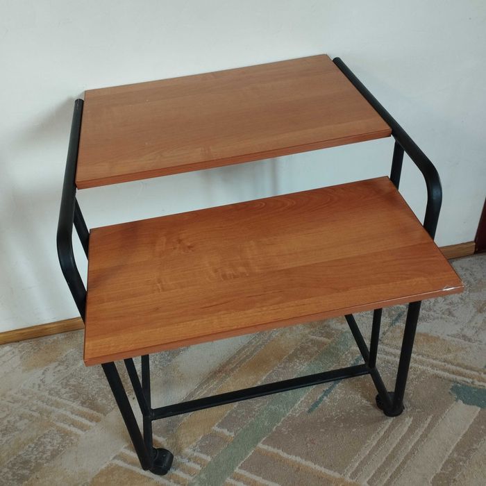 Стол компьютерный/диванный на колесиках