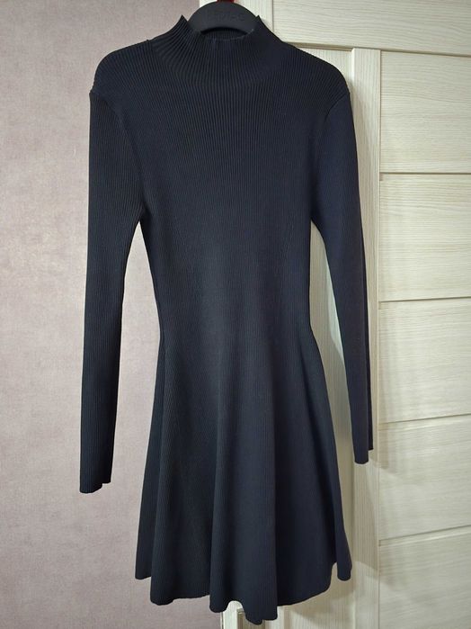 Тёплое платье Zara разм L б/у