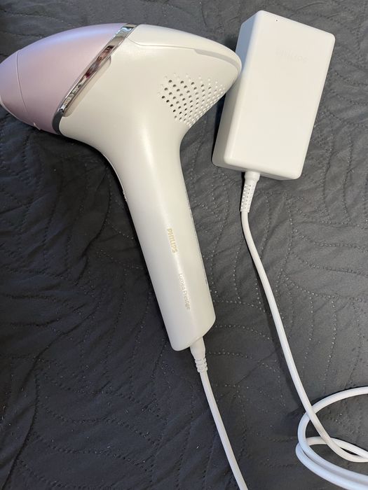 В гаранция (18.11.2025) Фотоепилатор Philips Lumea Prestige BRI947/00