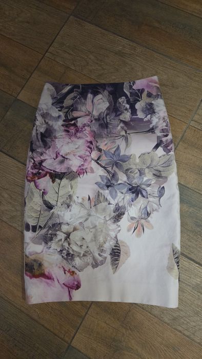 Красиви,цветни маркови поли Xs  S Пола xs