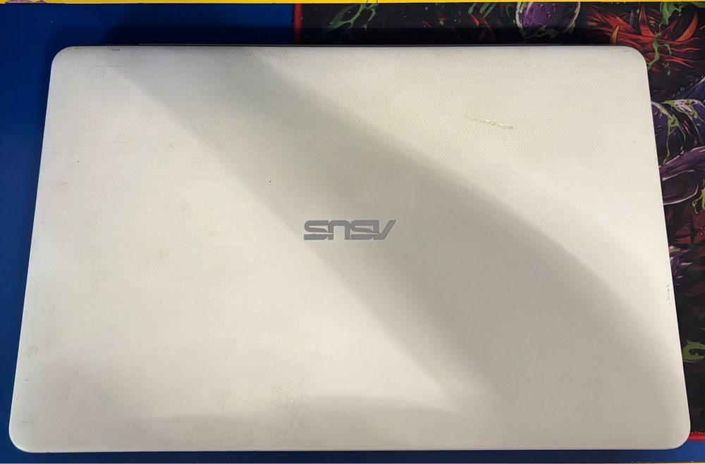Laptop Asus F751M