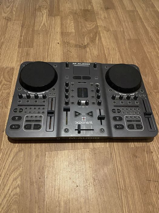 De vanzare Consola dj M-Audio