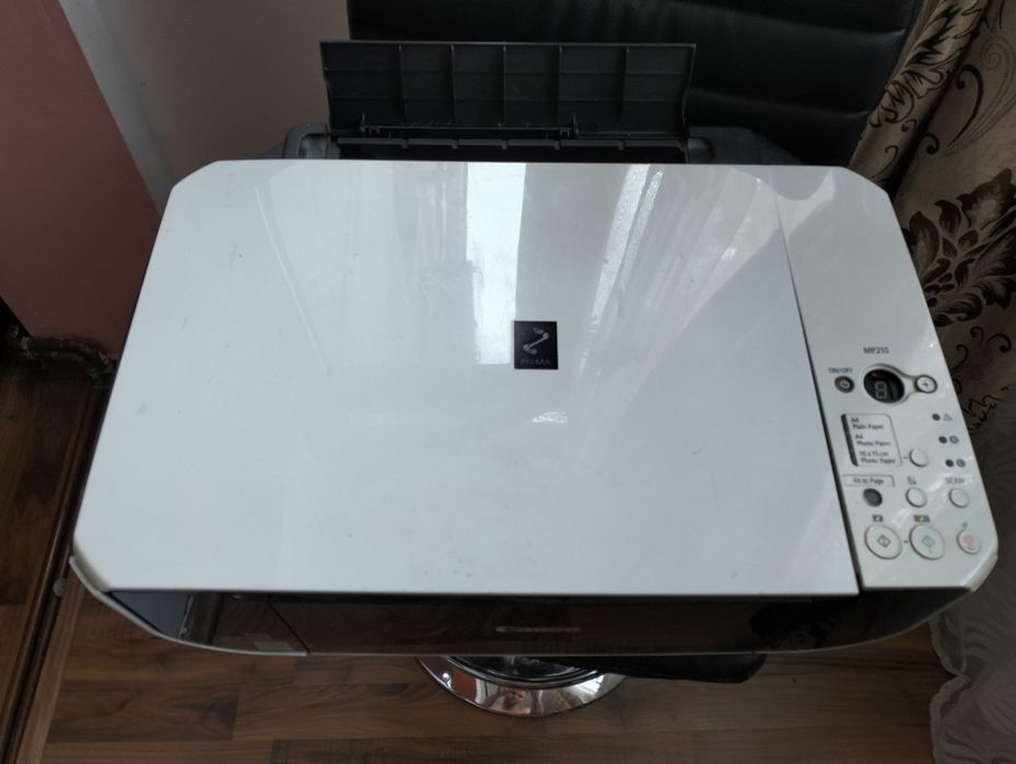 Vând imprimanta Canon
