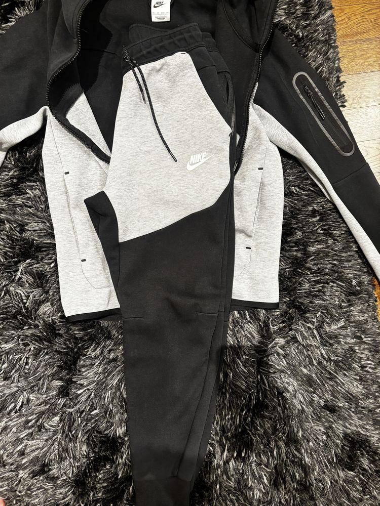 Nike tech fleece