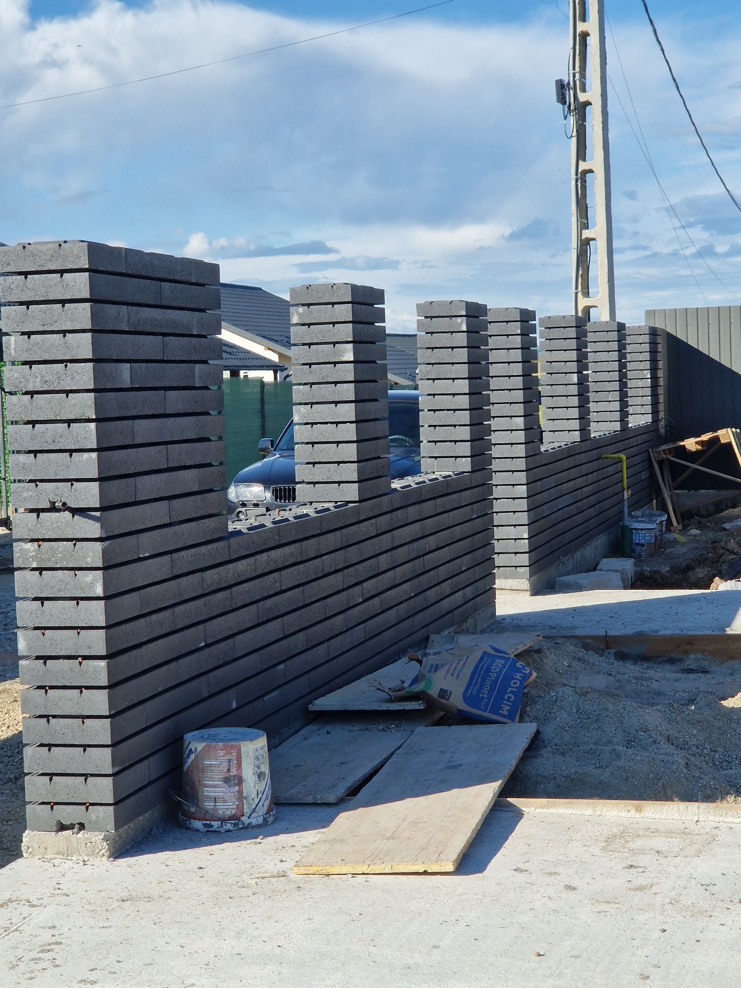 Constructii / garduri /trotuare / betoane / case / fier fasonat