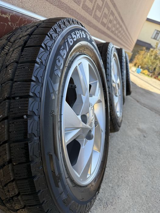 Зимные шины диски R15 Hyundai
