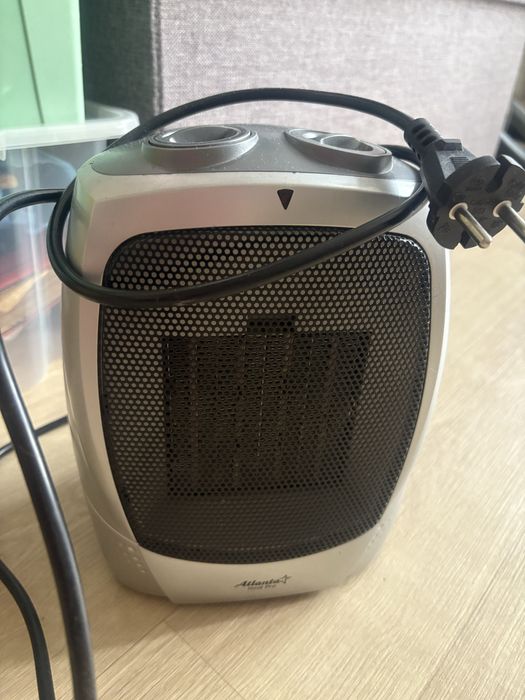 Продам недорого. Ветерок в рабочем состоянии. Горячий,холодный воздух