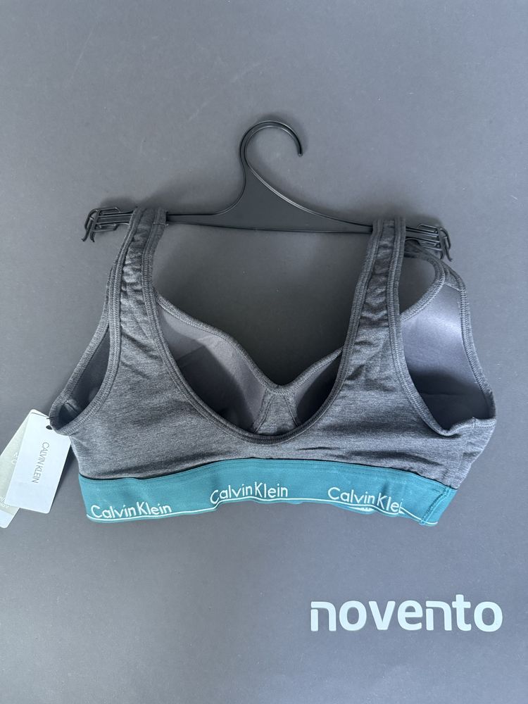 Спортен сутиен с повдигащ ефект Calvin Klein /M, L/
