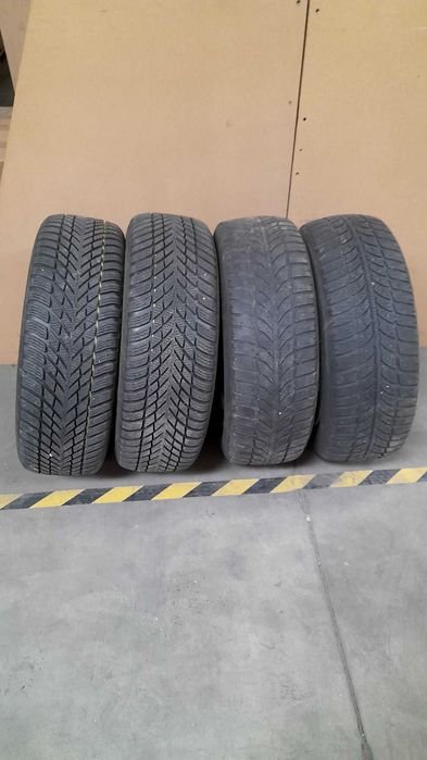 De vanzare jante Ford pe 15 in 5 prezoane cu cauciucuri de iarna