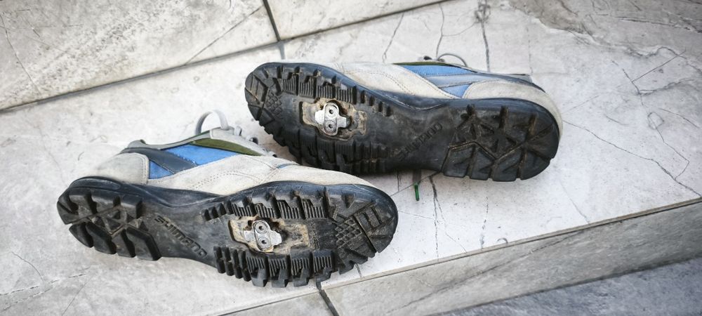 Vand 2 Perechi pantofi spd