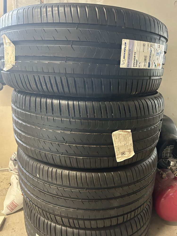 Michelin Pilot Sport EV 255/45 R19  XLAcoustic 0 km, noi