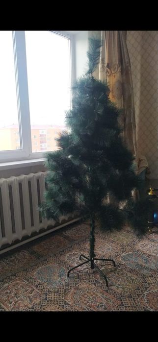 продам  срочно ёлку