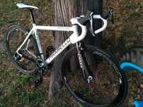 Bicicleta cursiera Pinarello Angliru